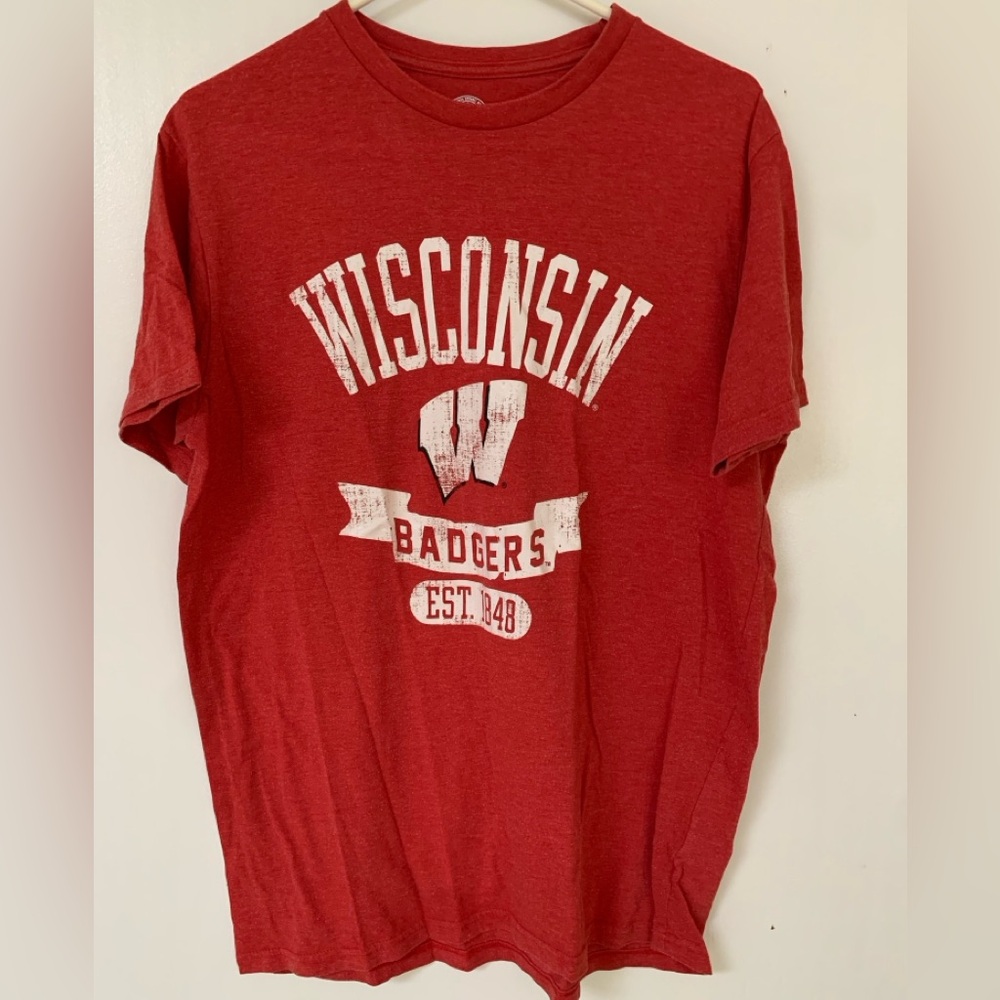 University of Wisconsin-Madison Badgers Red Tee Shirt - Picture 4 of 4